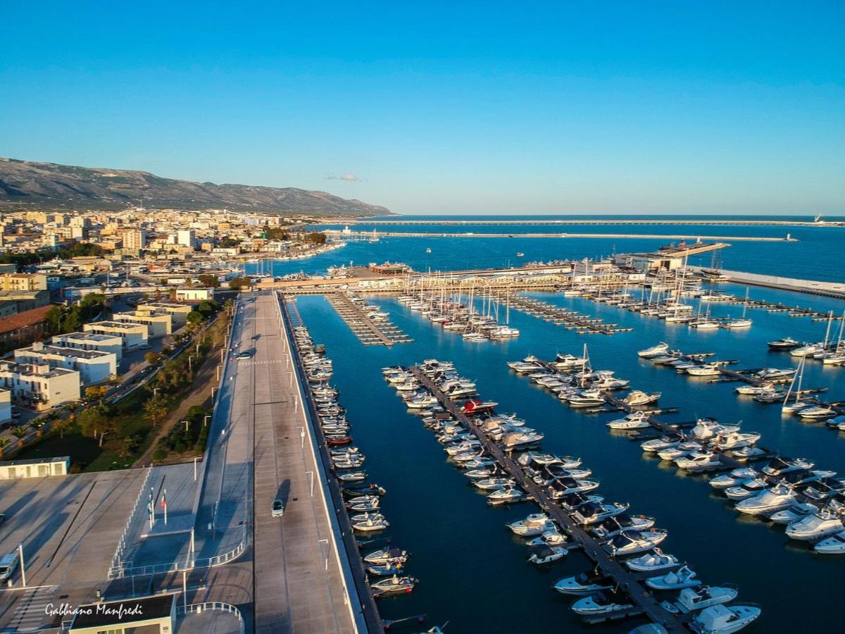 Marina del Gargano Houseboat Manfredonia Exterior foto