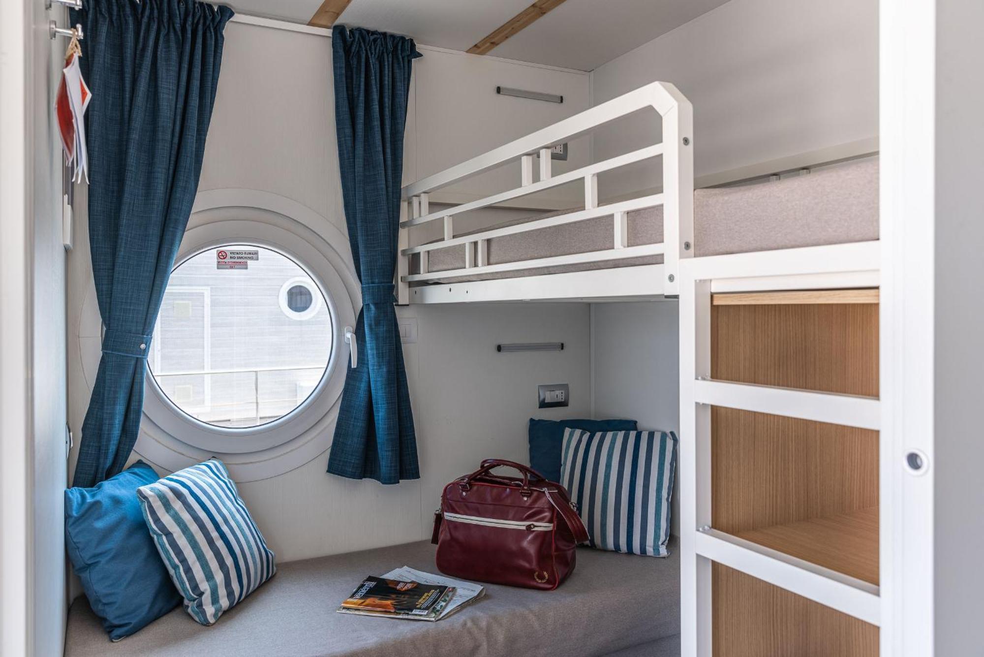 Marina del Gargano Houseboat Manfredonia Exterior foto