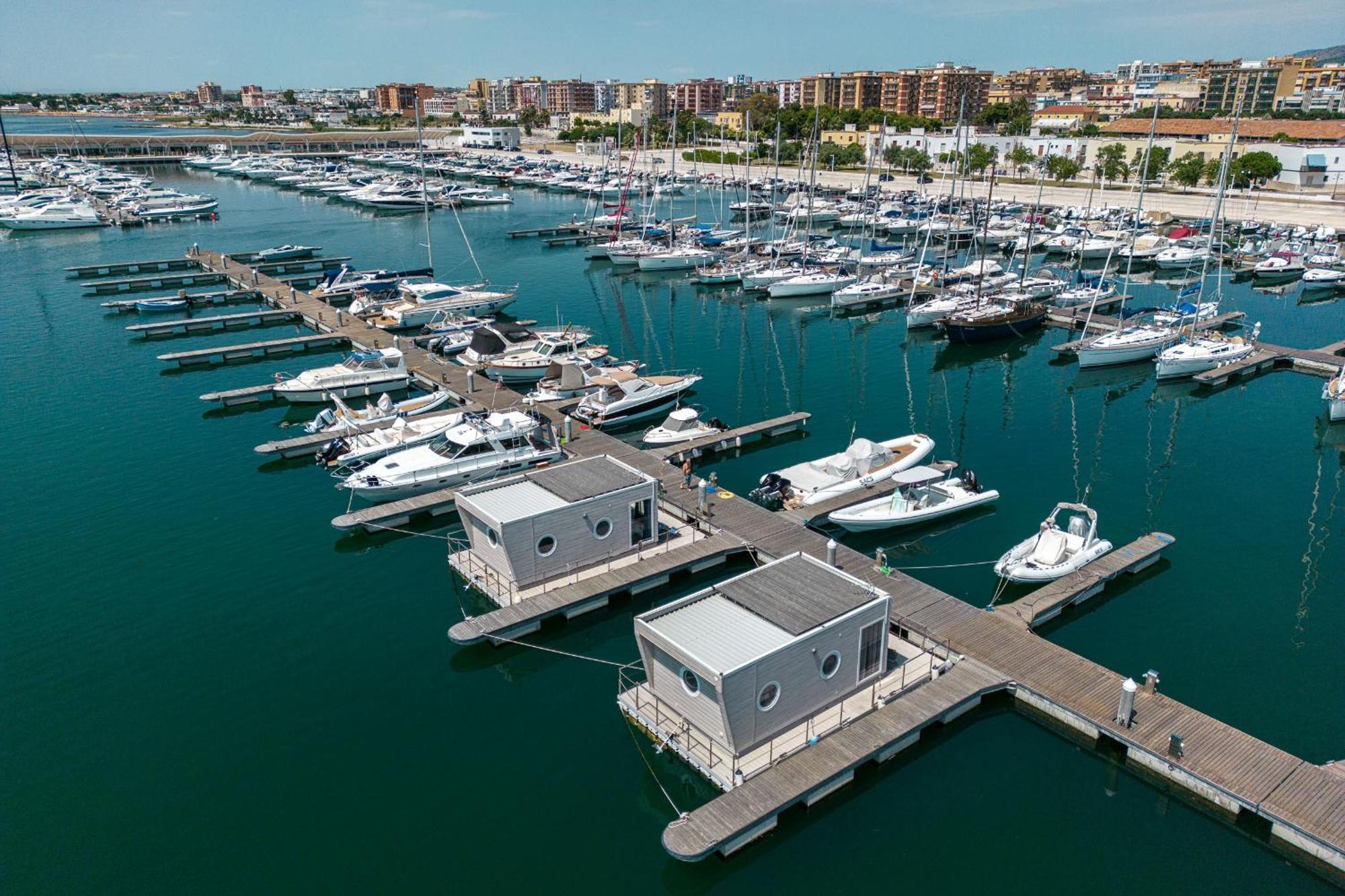 Marina del Gargano Houseboat Manfredonia Exterior foto