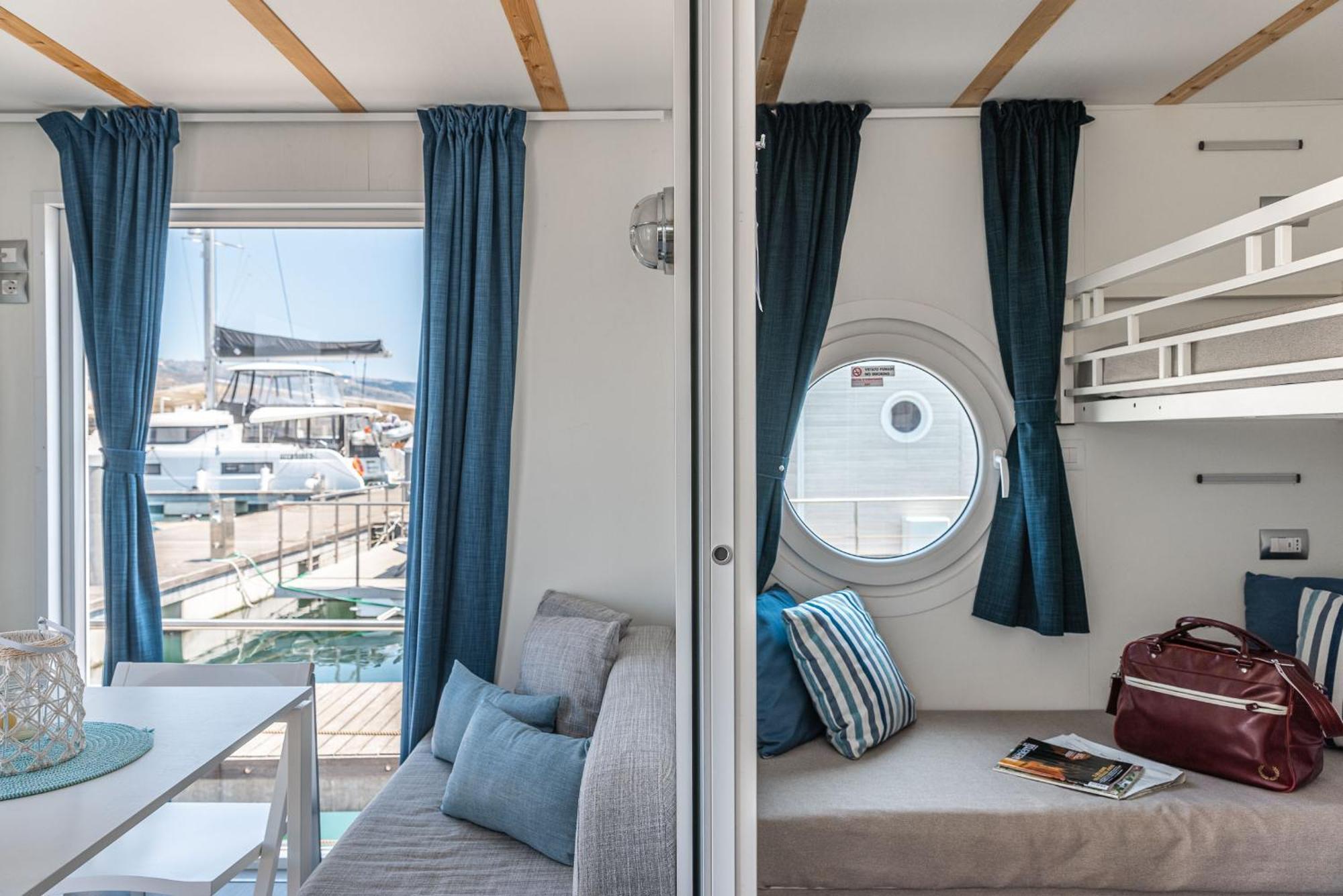 Marina del Gargano Houseboat Manfredonia Exterior foto