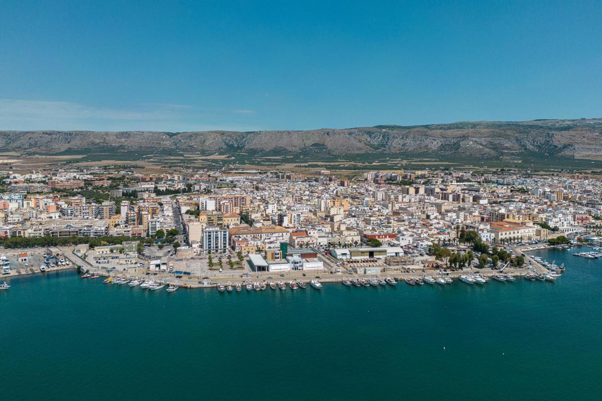 Marina del Gargano Houseboat Manfredonia Exterior foto